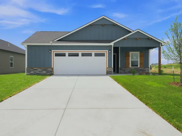 1558 N Emerald Valley Dr, Mulvane, KS 67110