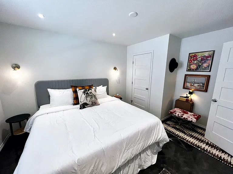 300 W Neil Armstrong Pl — Photo 5