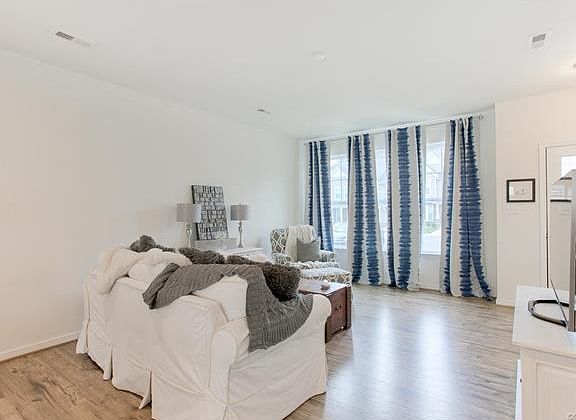 5th image of 10627 Marions Pl Unit 10627