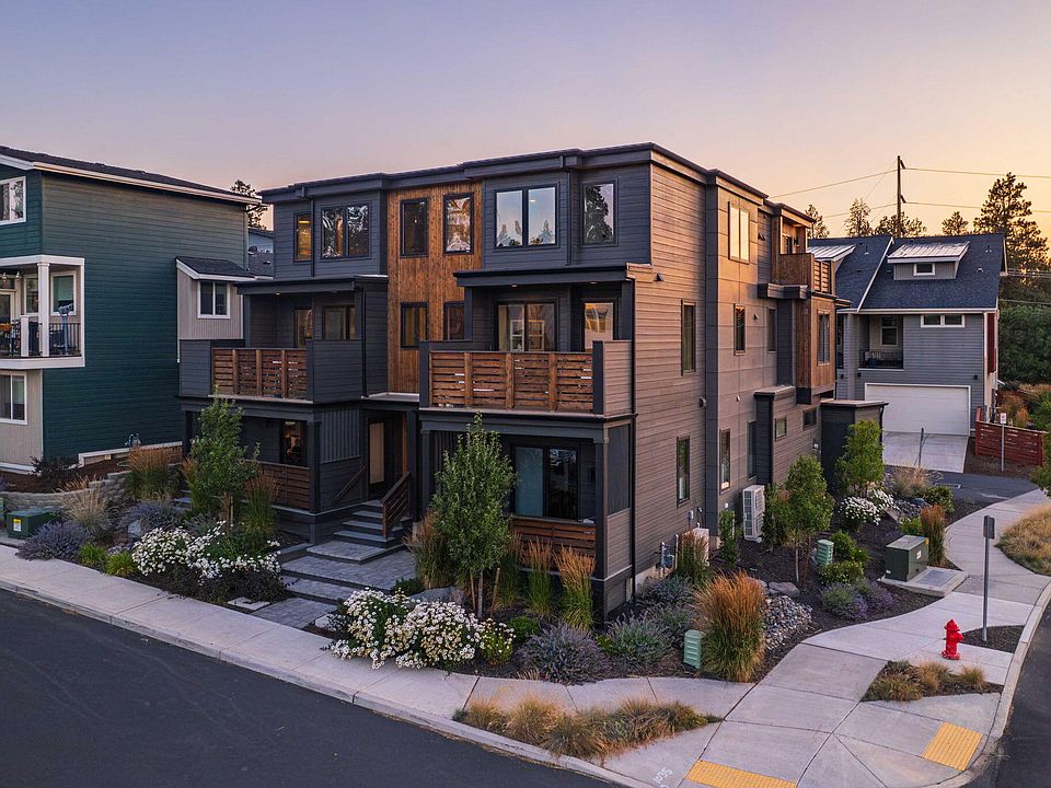 1st image of 61583 SW Riverwalk Ln