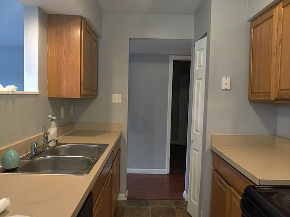 3rd image of 5977A Julian Ave #5977A