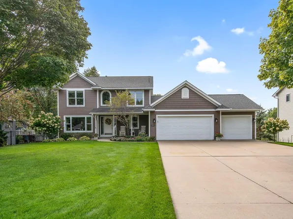 592 Vicki Ln, Shoreview, MN 55126