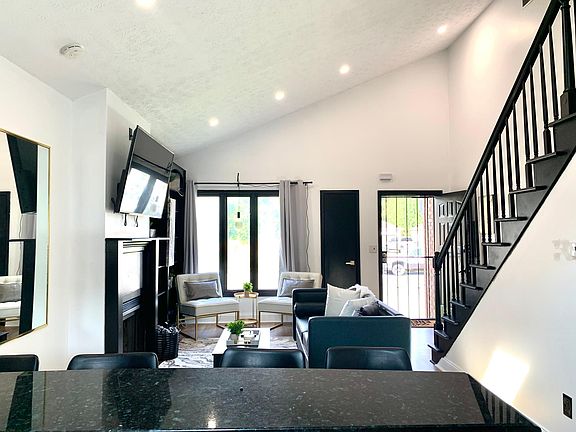 4th image of 5858 Stormcroft Ave #5858