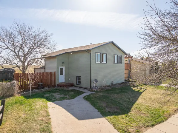 710 Ennen Dr, Rapid City, SD 57703