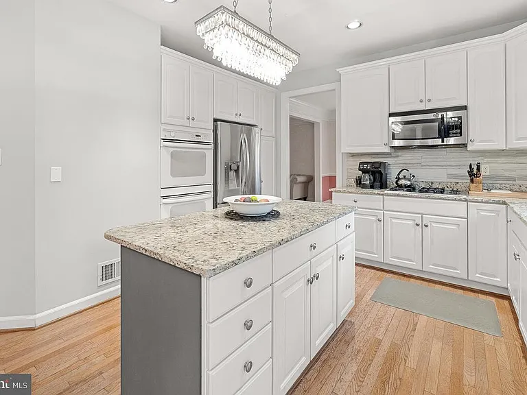 6430 Bellevue Pl — Photo 11