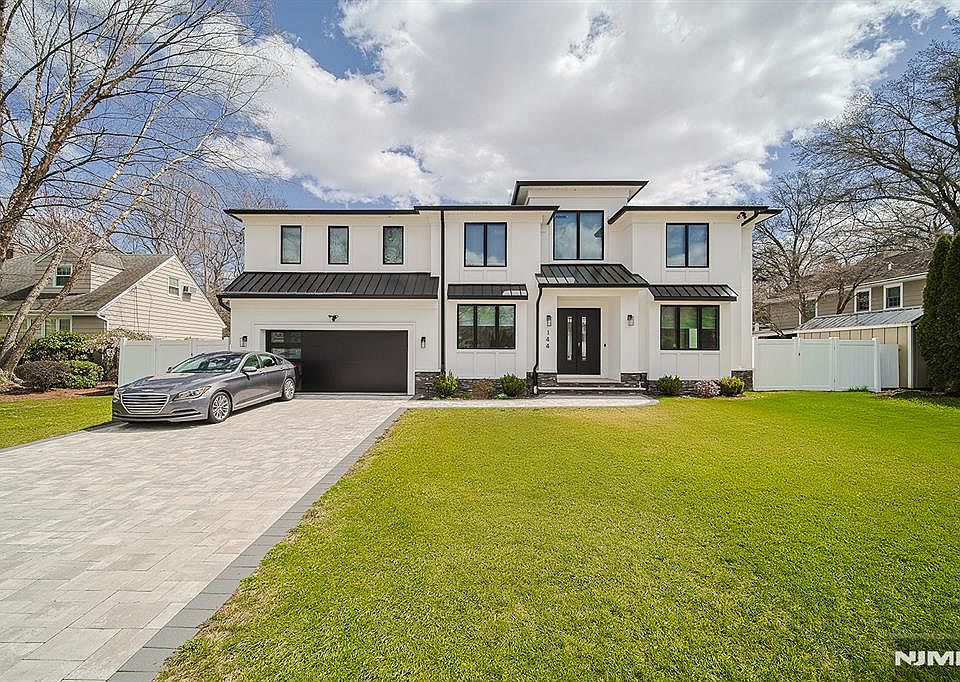 1st image of 144 Village Cir E