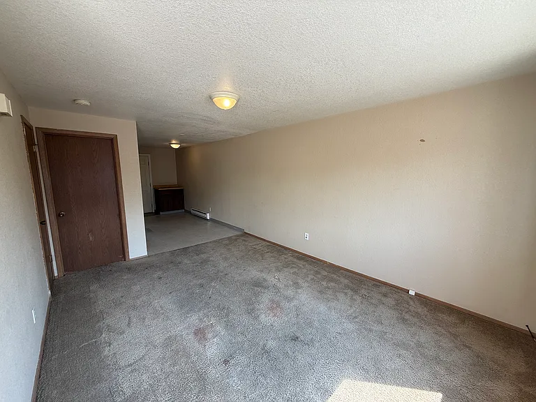 2280 S Salmon Ln — Photo 2