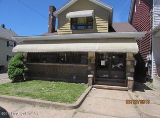 216 S Pine St, Hazleton, PA 18201