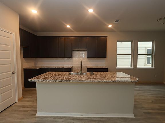 4th image of 22755 Kaelynn St