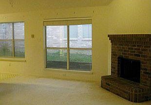3rd image of 5923 Woodoak Dr