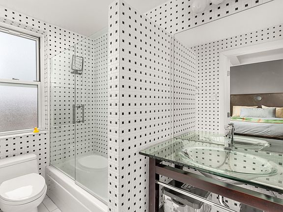 5th image of 315 W 86th St APT 10E
