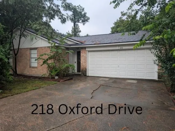 218 Oxford Dr, Conroe, TX 77303