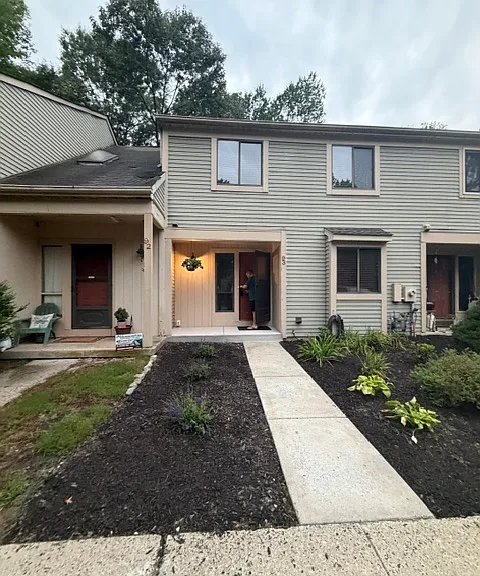 93 Dorset Dr — Photo 1