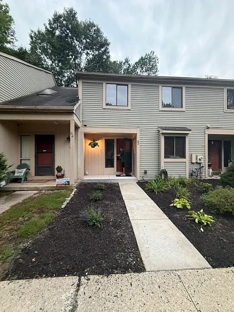 93 Dorset Dr