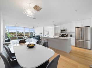 100 Thompson Ln APT 2B, Edgewater, NJ 07020