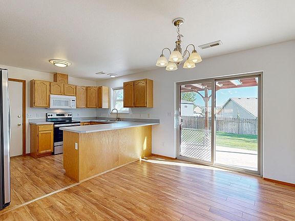 4th image of 5705 Desert Dove Dr