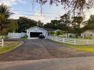 15470 Los Angeles Dr, Loxahatchee, FL 33470