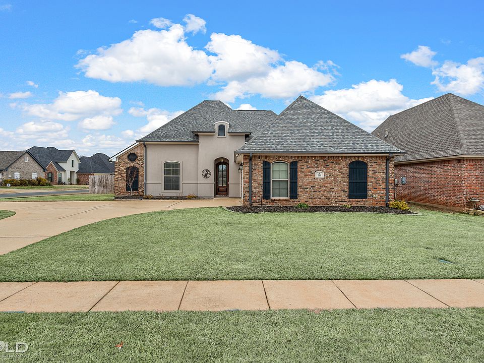 1st image of 201 Roanoke Cir