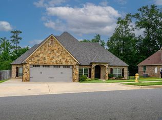 211 Strait Ln, Longview, TX 75604