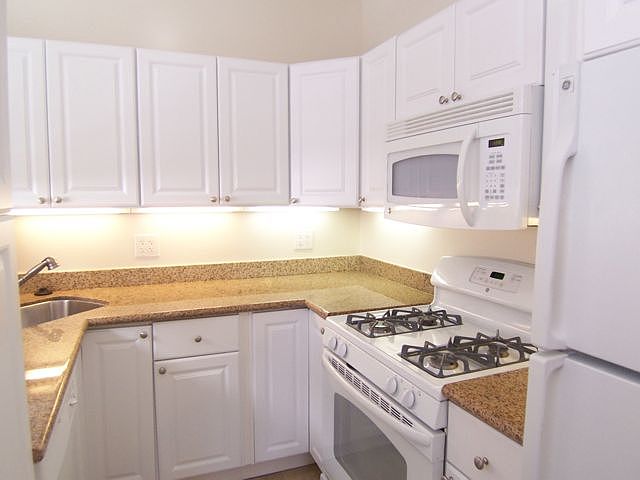 1st image of 605 Scott St APT 6