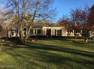 82 Maryland Ave SE, Grand Rapids, MI 49506