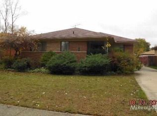 21751 Gardner St, Oak Park, MI 48237