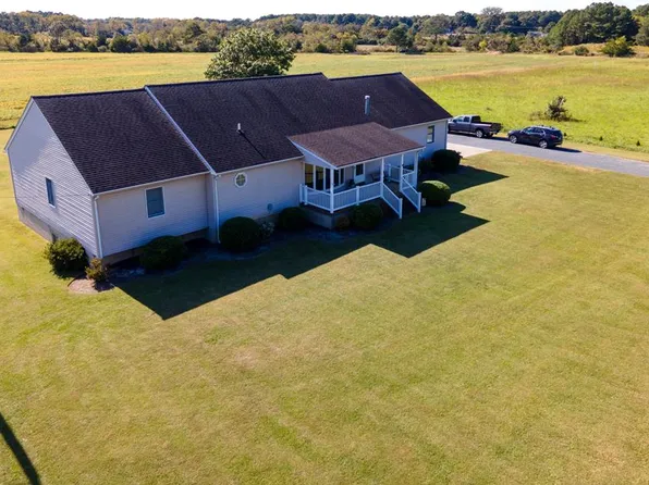 17416 Plantation Rd, Onancock, VA 23417