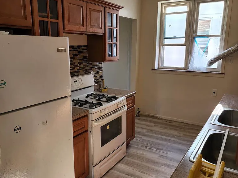 1731 62nd St #2R — Photo 5