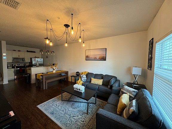 2nd image of 3205 Gold Ln #1