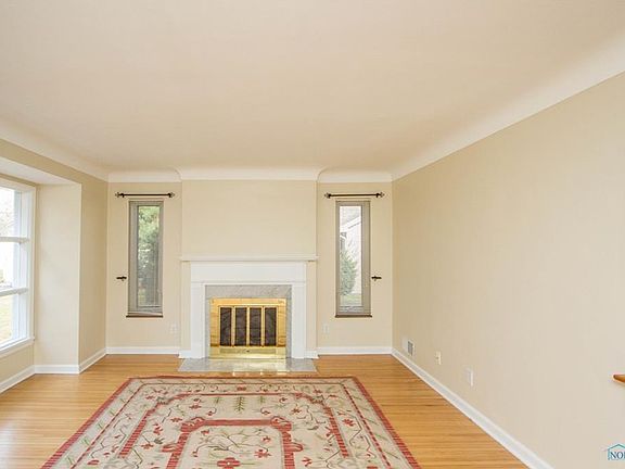 4th image of 3024 Barrington Dr
