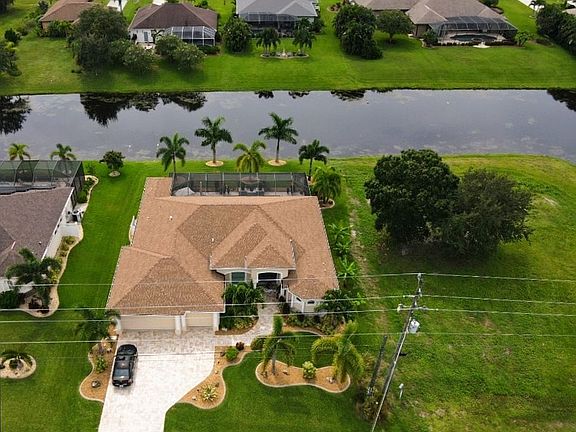 3rd image of 1043 Rotonda Cir