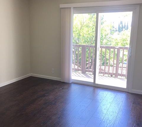 5th image of 9 S Lake Dr APT 4