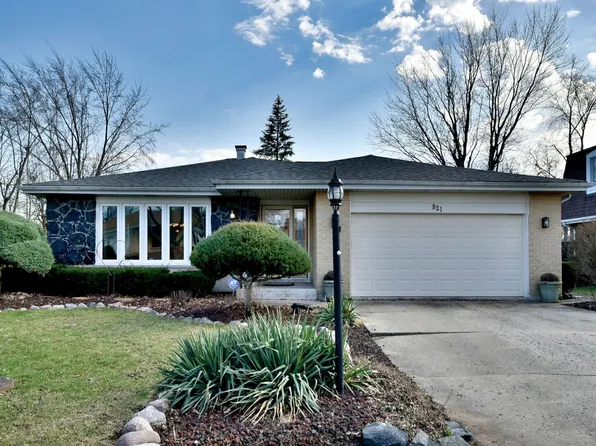 821 Chestnut Ln, Darien, IL 60561