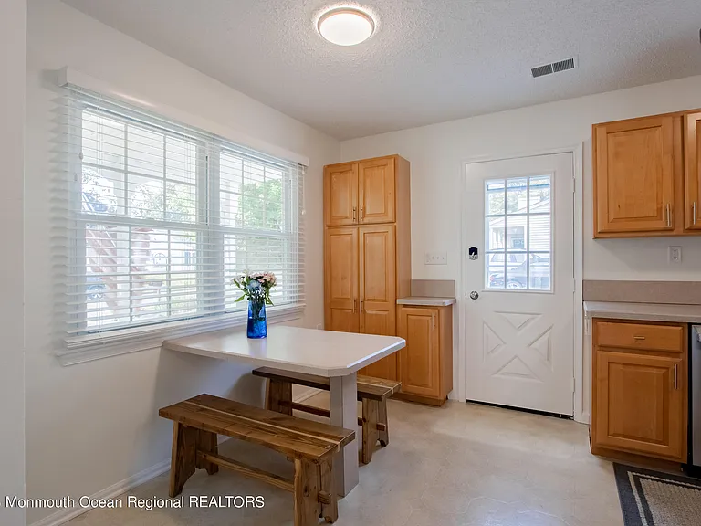 49 Williamsburg Dr — Photo 14