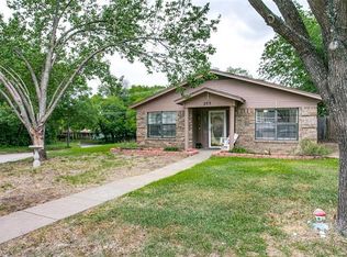203 E Rentz St, Weatherford, TX 76086