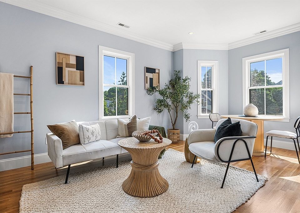 1st image of 13 Meehan St #3