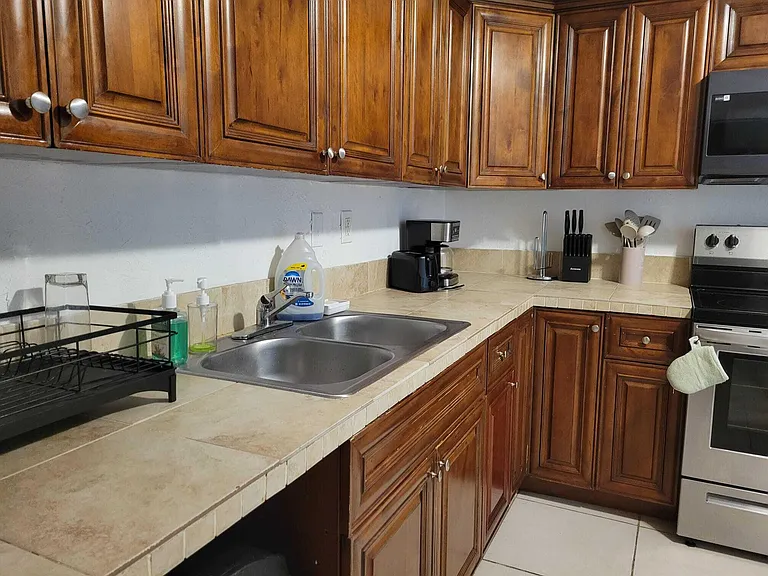 2759 NW 58th Ter — Photo 5