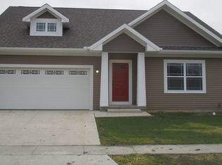 705 N Justice St, Tuscola, IL