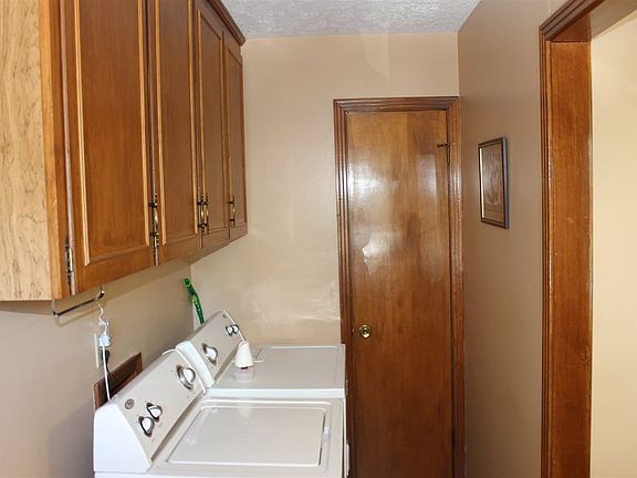 4th image of 105 Southwood Dr