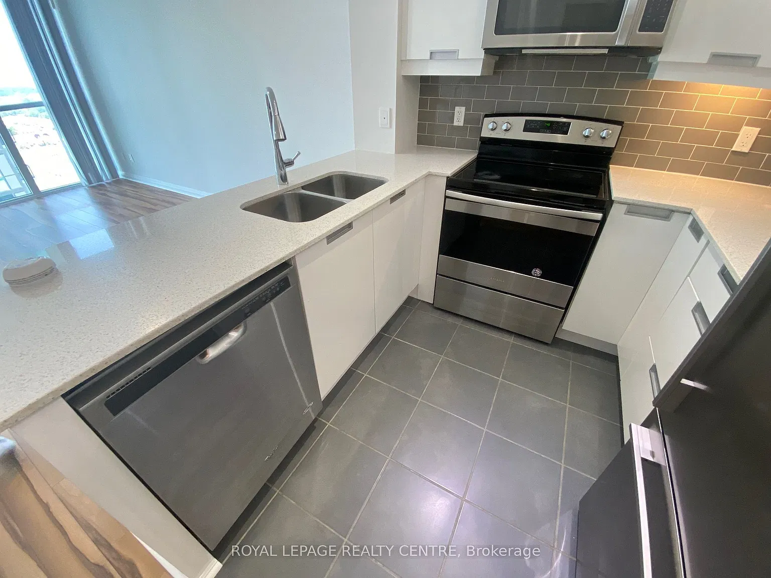 2 bed, $2,300 — Photo 4