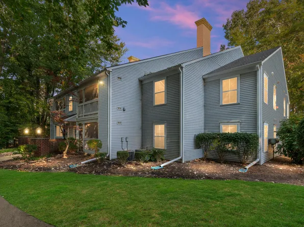 609 Curzon Ct APT 104, Howell, MI 48843