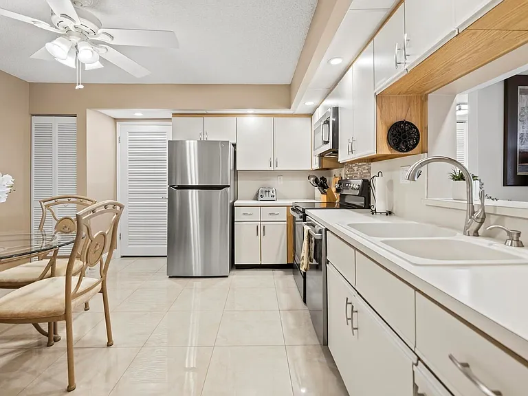 3420 S Ocean Blvd #8W — Photo 11
