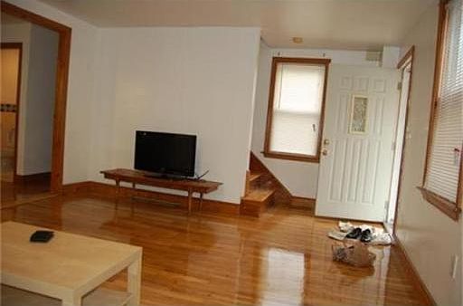4th image of 37 California Ave