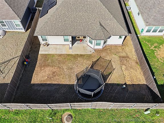 3rd image of 5421 Skylane Dr