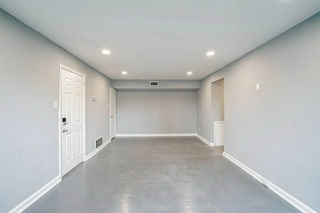 2 bed, 950 sqft, $1,600 — Photo 1