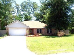123 Pine Burr Rd, Carriere, MS 39426