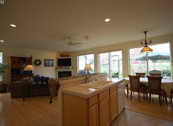 5th image of 1722 SE 110th Ct #84