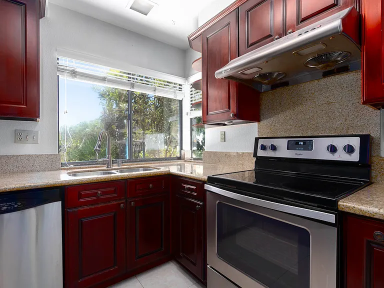 10523 Matinal Cir — Photo 5