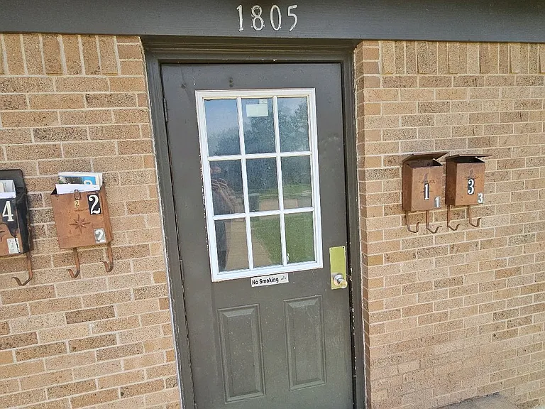1805 Randolph Dr #4 — Photo 2