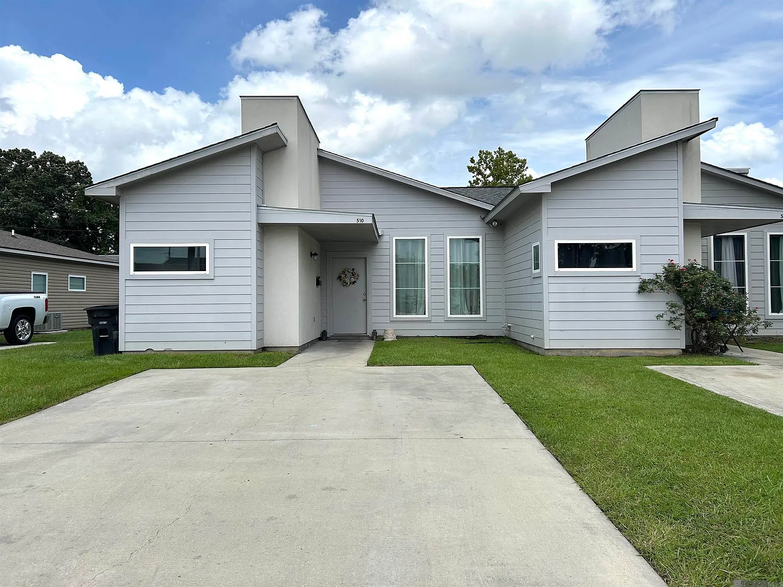 3 bed, 1000 sqft, $1,375 — Photo 1
